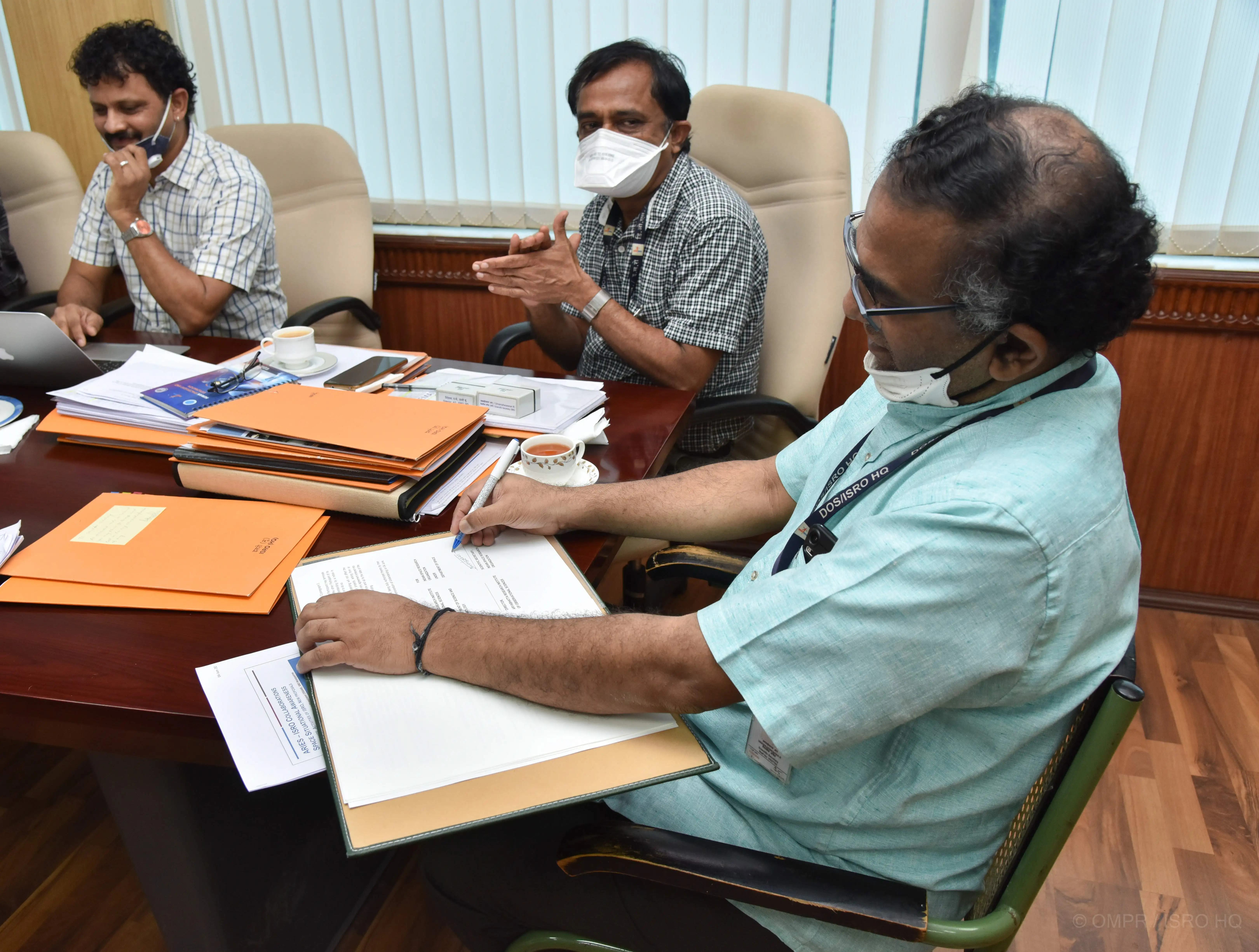 aries-isro-mou-photo2