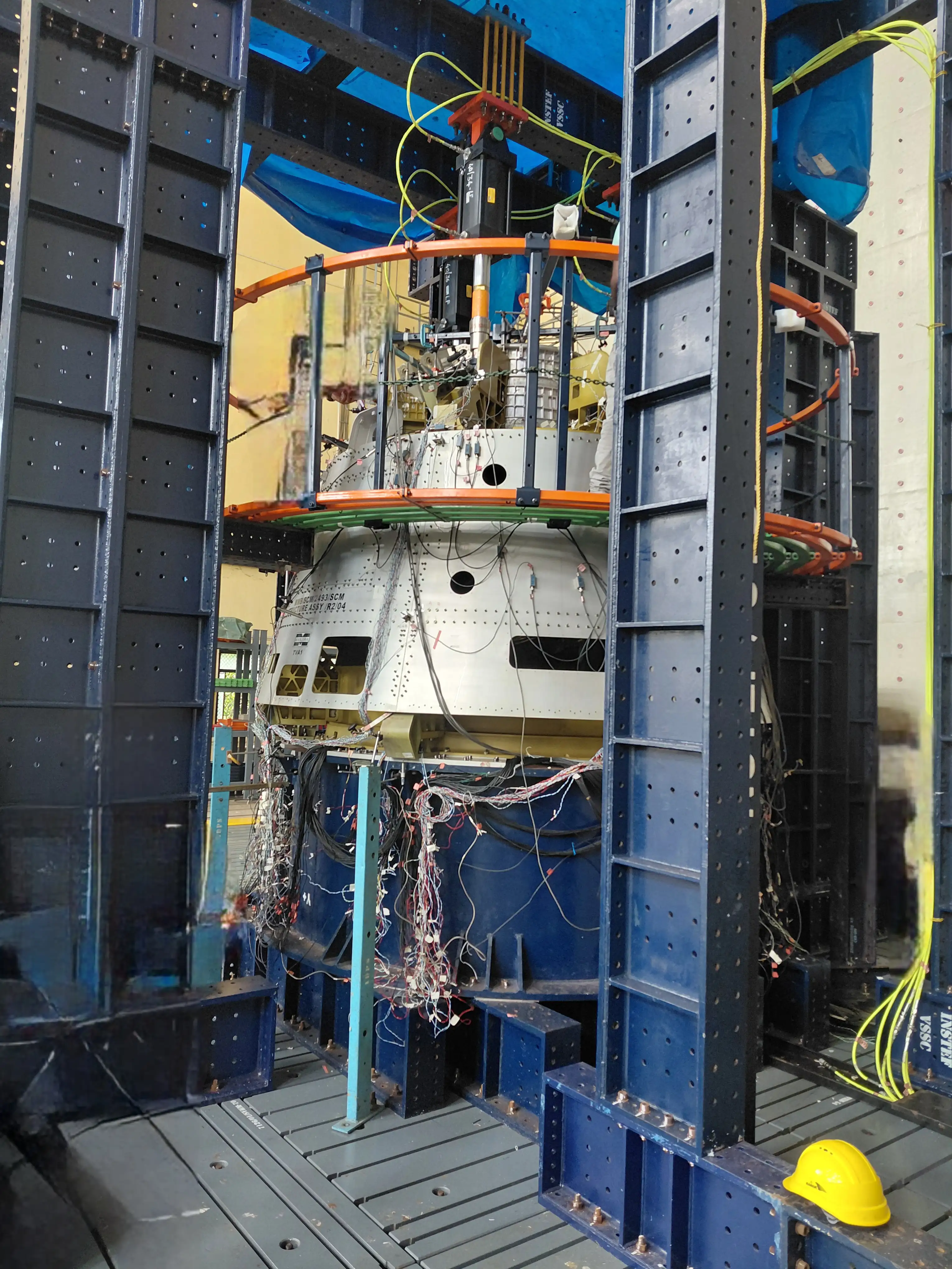 Crew Module Structural qualification test for Apex Cover Separation loads