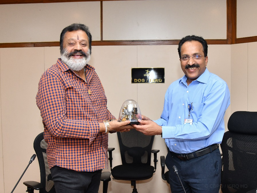 Shri Suresh Gopi, Hon'ble Minister of State, meets Shri S. Somanath, Chairman, ISRO 